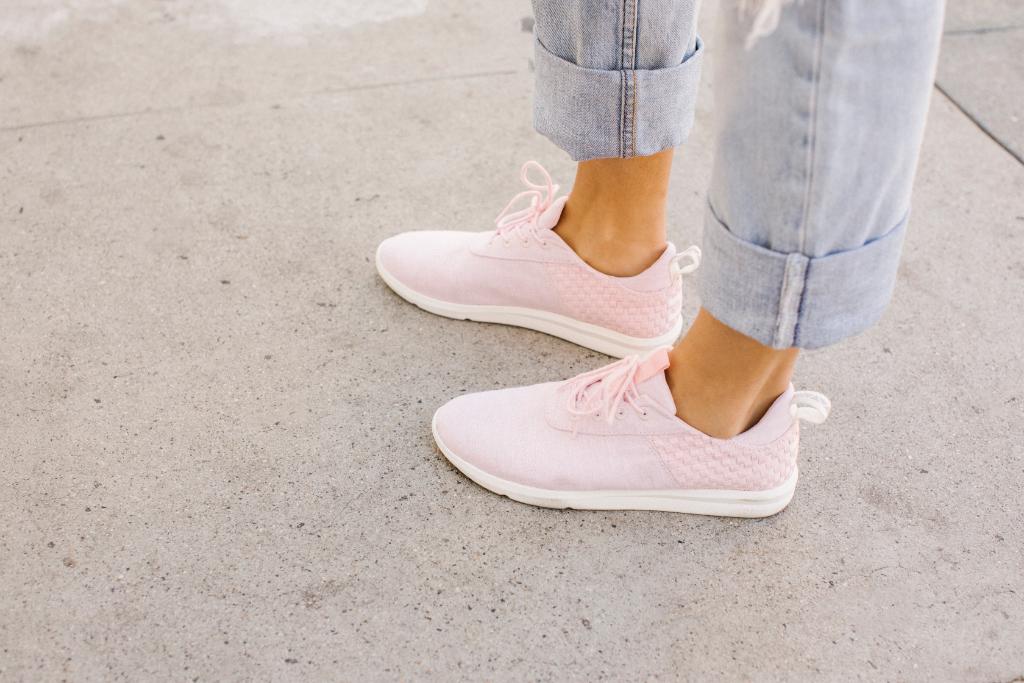 TOMS's tweet photo. New sneakers for spring, introducing, the Cabrillo.
https://t.co/mY7wyRqI1T https://t.co/eRX3BJAK3C