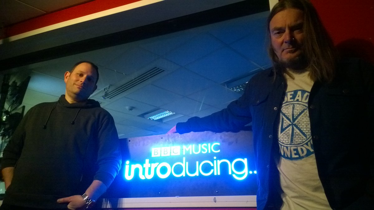 BBCIntroCambs's tweet photo. We are unleashing our resident #QueenOfQuestions voice over Nicola on #Peterborough's @TheSupercalas to find out more about them in our quickfire question round #GettingToKnowYou  #BBCIntroducing #Cambridgeshire #NewMusic #TuneIn

https://t.co/ZzvS7HPgdK https://t.co/bCCiKeMwdz