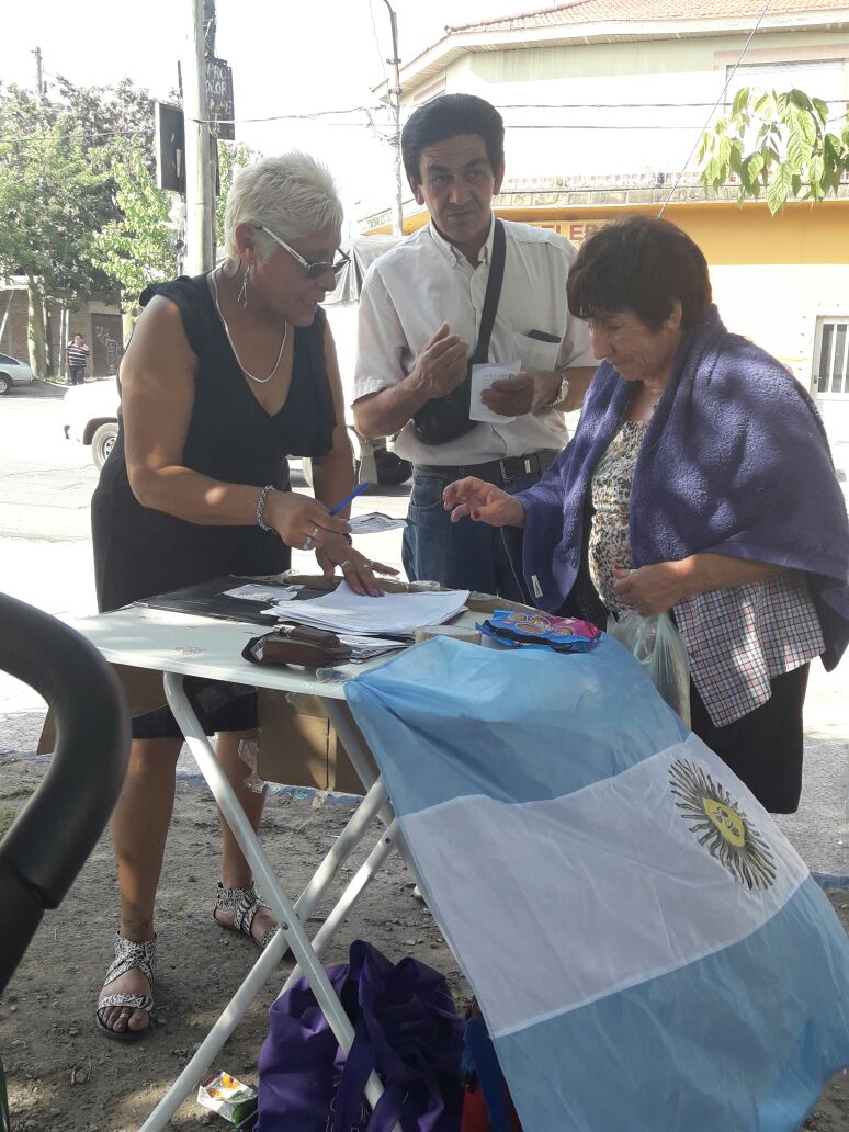 UyOLomas's tweet photo. #FirmazoDeCarnaval en Santa Marta #Firmazo https://t.co/Tm8M3ES6pj