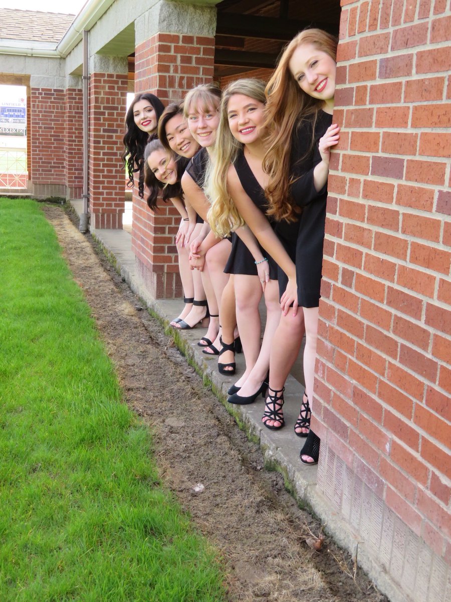 ZTALinfield's tweet photo. Recruitment is over, which means we’re that much closer to welcoming new members! Can’t wait for bid day tomorrow! 💙 #PrefNight #WEareZTA https://t.co/DDP3zoJaOp