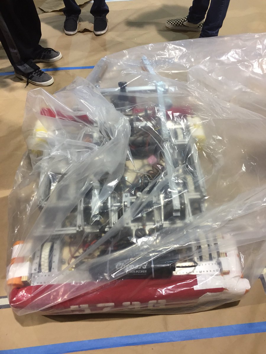 FRC5736's tweet photo. Bag day came early, rain and robots do not mix! #omgrobots #frc #powerup #first https://t.co/S7KBUAaet3