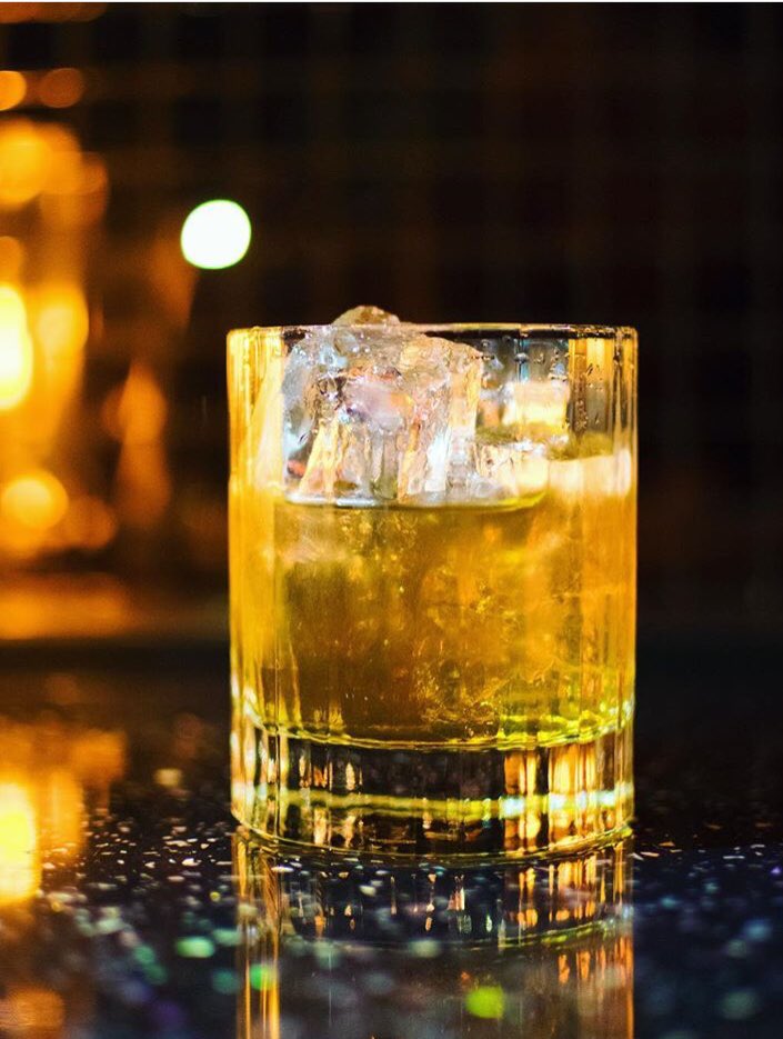The tunnel dancer 🍸 Warming things up nicely tonight.. we go til 3am for all your late night cocktail needs #raysbar #voodoorays #cocktails