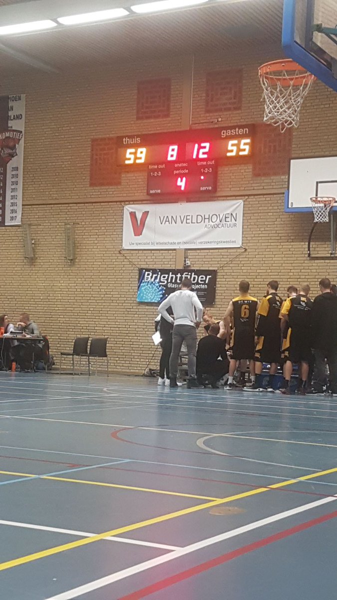 MvdMey's tweet photo. Nog 8 minuten bij Loko - @BVGrasshoppers https://t.co/NGQ4abrgvU