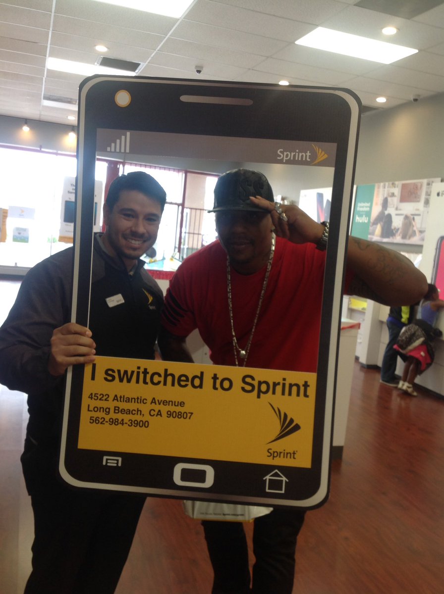 Just passing through! Save Money☑️ New Note 8☑️Happy customer ☑️#SprintSaturdays #Atlantic #save @MikeXPC <a href="/GFLO1010/">Giovanni Flores</a> <a href="/ExpertsChoice/">UCR Sprint</a>