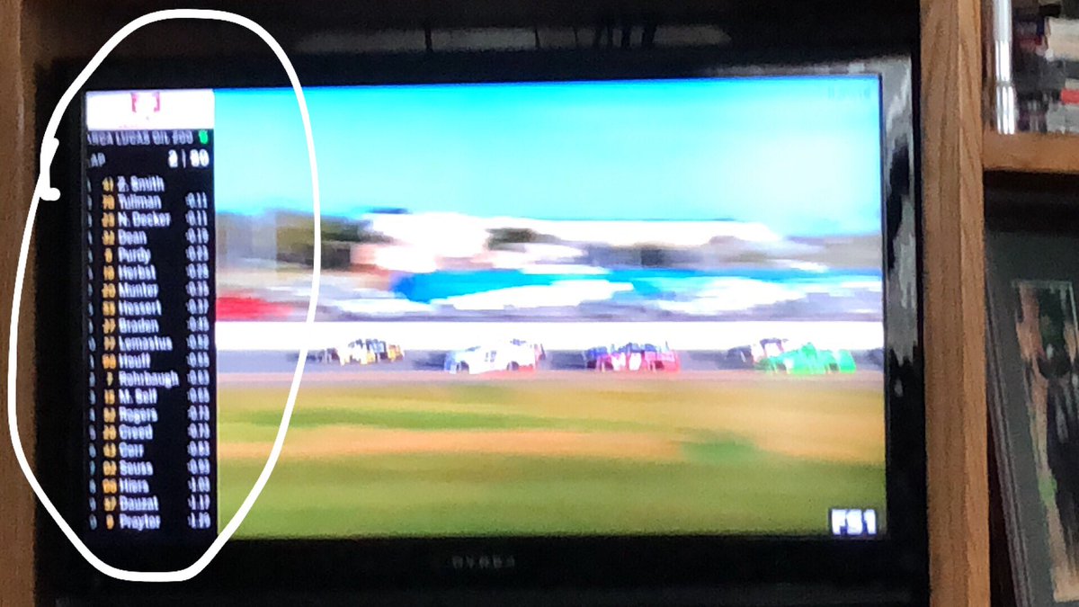 HurriKane_Jr_88's tweet photo. Hey @FoxSports @NASCARONFOX what the hell kind of graphics are this? #TopOfTheScreen https://t.co/2dysO3rSxk
