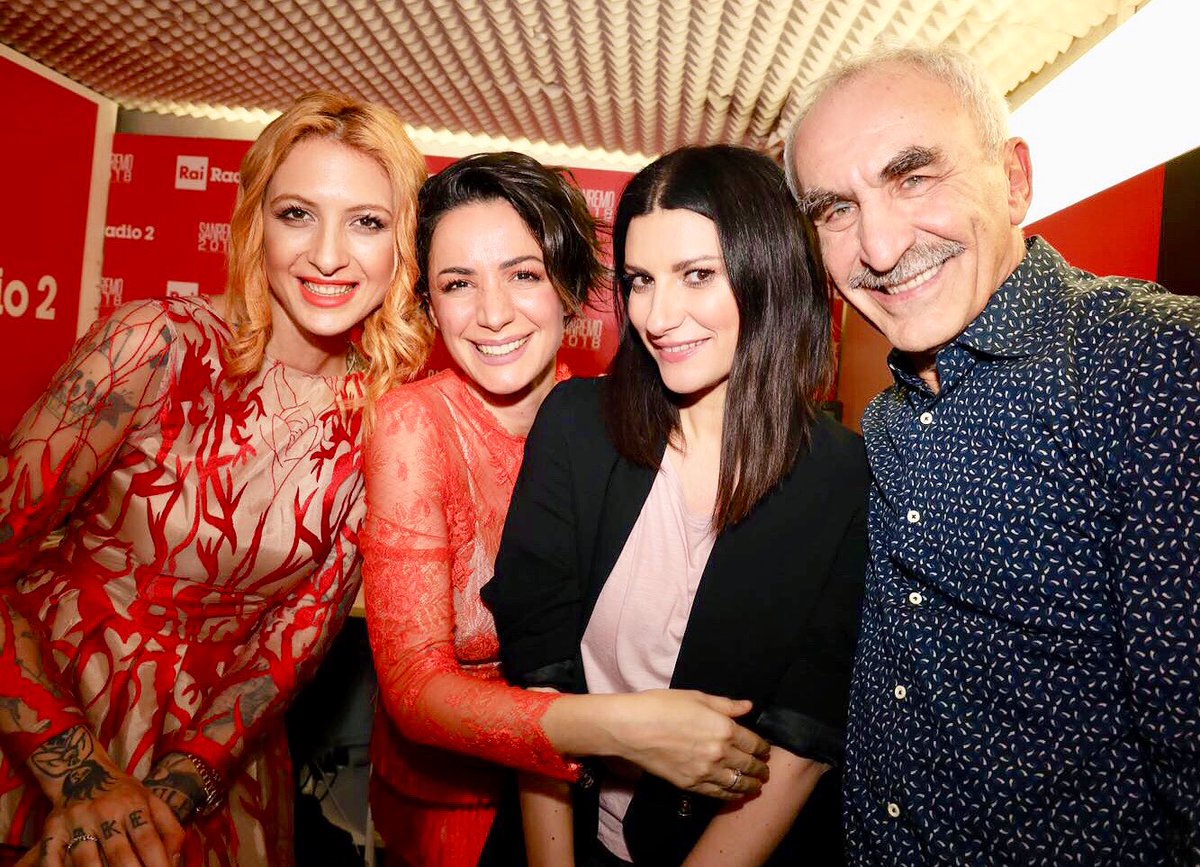 RaiRadio2's tweet photo. Laura rimani con noi! La squadra di @RaiRadio2 abbraccia @LauraPausini nello studio dell’Ariston 🌹

@andreadelogu @emastokholma @Ginocastaldo 📻 https://t.co/KlqKNNPpx7
#Sanremo2018 https://t.co/O4hIuwJ2bs
