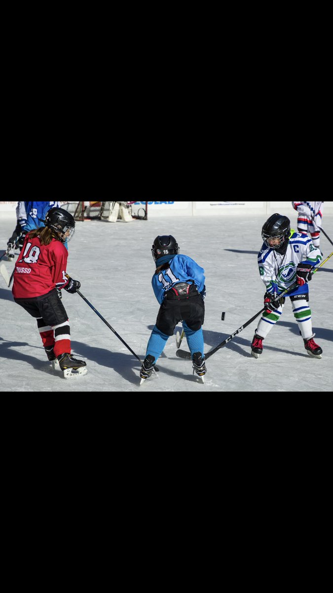 kelly_babstock's tweet image. Fun morning outside skating with these future draft picks! Nothing like not feeling your toes playing the game you love #coolestgameonearth