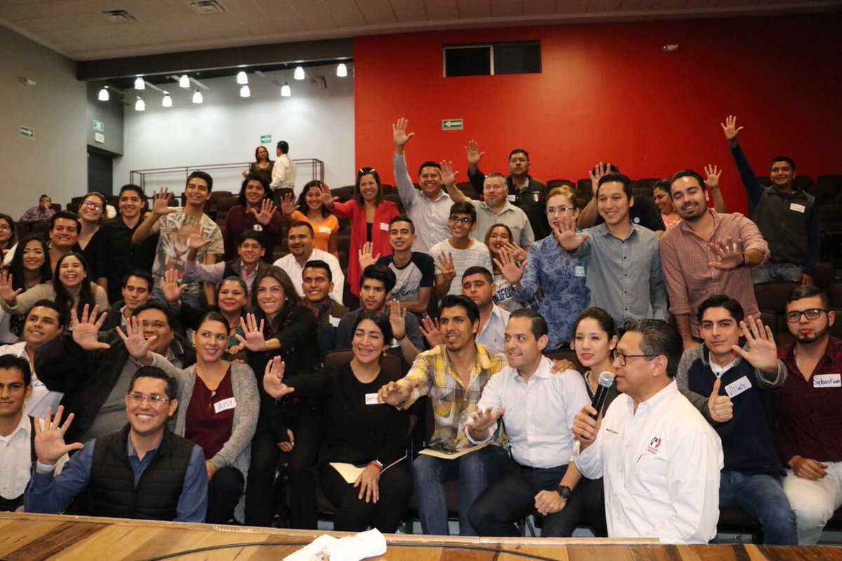 sylbeltrones's tweet photo. ¡Fue un gusto escucharlos y platicar con la Red de Jóvenes por México en Sonora, Juventud Popular y estudiantes de la 5ta. generación de ICADEP! Me encanta sentir su liderazgo y compromiso; saber que formamos parte de una generación que está transformando a México. https://t.co/EdIg4i6LPZ