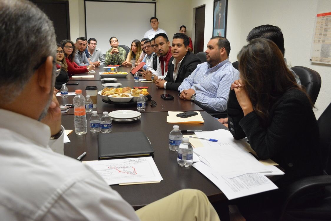 sylbeltrones's tweet photo. ¡Fue un gusto escucharlos y platicar con la Red de Jóvenes por México en Sonora, Juventud Popular y estudiantes de la 5ta. generación de ICADEP! Me encanta sentir su liderazgo y compromiso; saber que formamos parte de una generación que está transformando a México. https://t.co/EdIg4i6LPZ