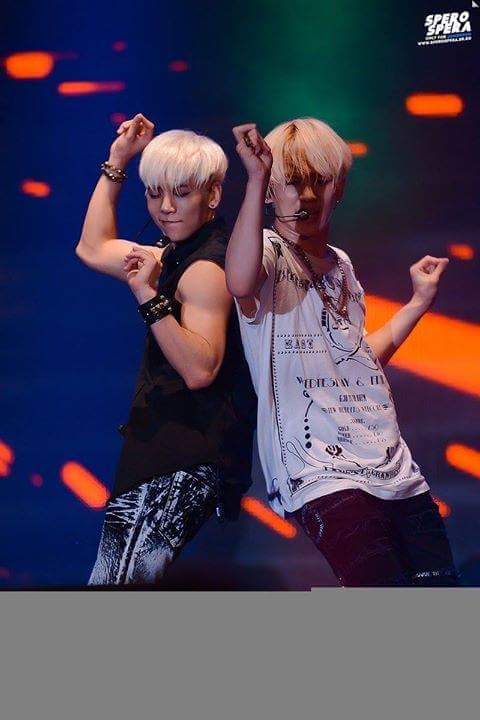 RosmeJKshipper's tweet photo. Bellos momentos💓 #shawol #Blinger https://t.co/3wBGidju9K