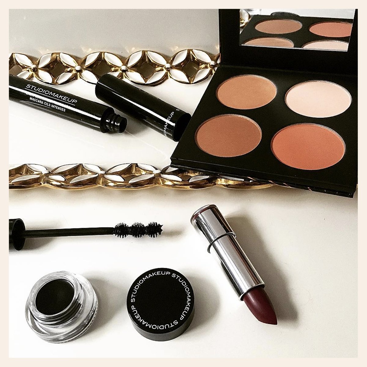 Les indispensables pour une mise en beauté qui fait tourner les têtes! <a href="/FemmesenRevue/">Femmes en revue | Assia Salmi</a> #GOstudio