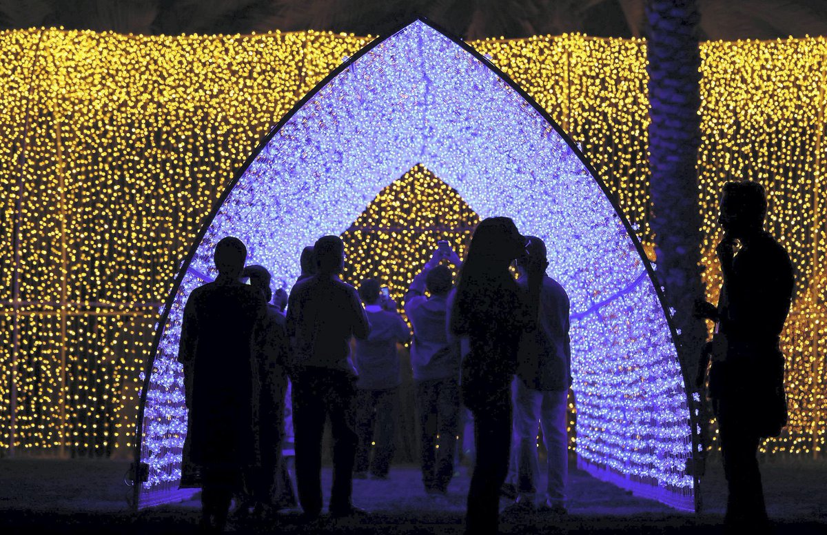 UAE_Network's tweet image. بالصور | مهرجان أضواء الشارقة 2018 
#شبكة_الامارات_الاخبارية