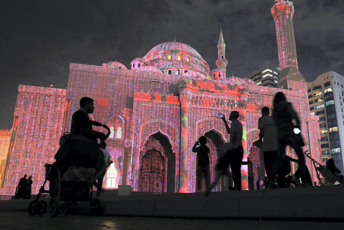 UAE_Network's tweet image. بالصور | مهرجان أضواء الشارقة 2018 
#شبكة_الامارات_الاخبارية