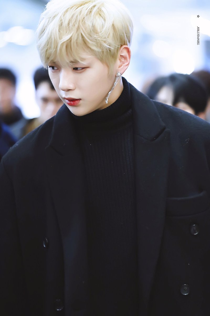 Jolly_Daniel_96's tweet photo. #강다니엘 #다니엘 #KangDaniel #Daniel #워너원 #WANNAONE
🍑180113 Incheon Airport
Fancam 3P
(PLZ DON'T CUT THE LOGO) https://t.co/sypz1VQ2Jv