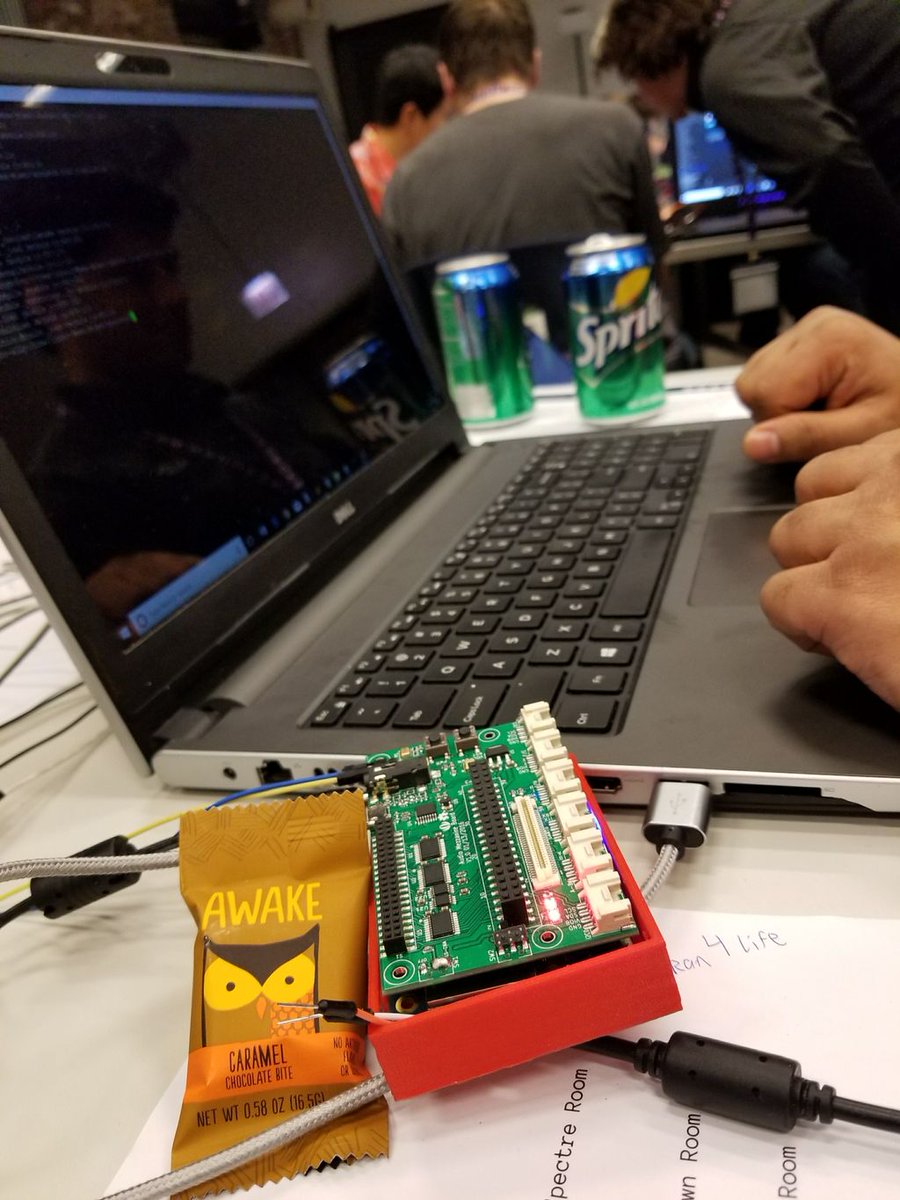 MLHacks's tweet image. Hacking is getting intense at #uncommonhacks, powered by @AwakeChocolate and the @Qualcomm Dragonboard 410c!