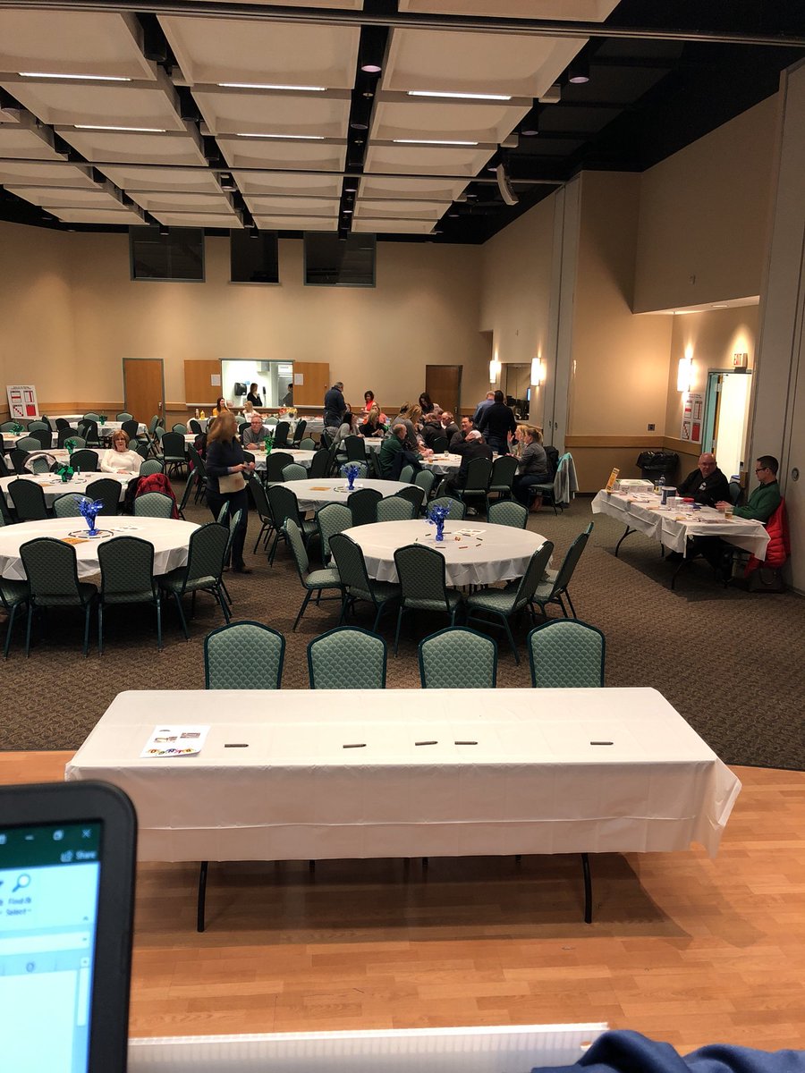 bhsactivitycomp's tweet image. Bingo is underway! The pot sizes are growing with each game. Come on out. Athletic Director Jeff Bral and Coach Eric Ilich are in the house. @BartlettHawksAD