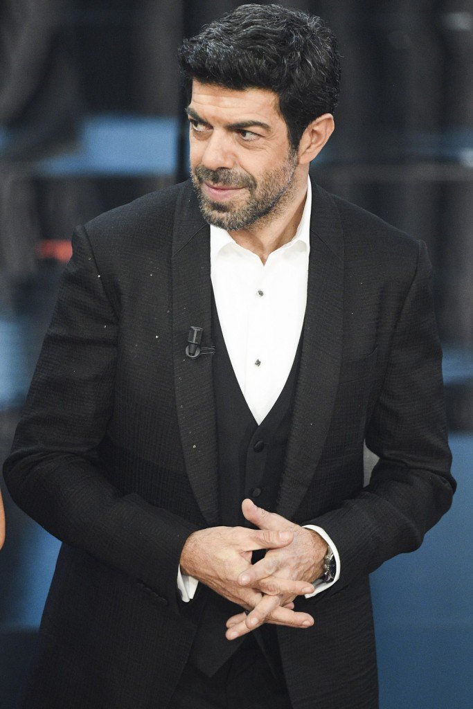 IOdonna's tweet photo. Come faremo senza di lui domani sera? #Sanremo2018 @pfavino https://t.co/1lmM83j7we