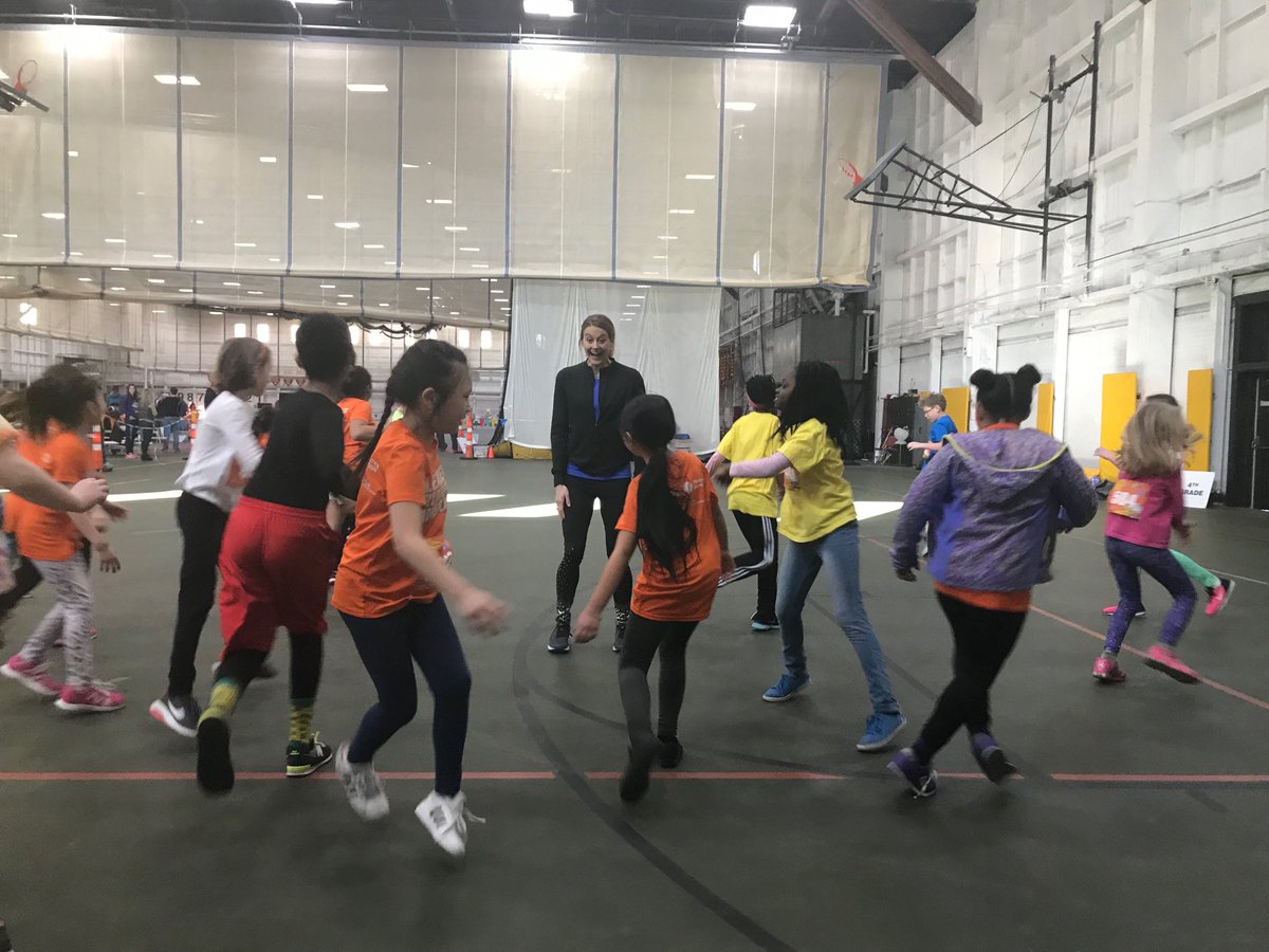 JamieCheever's tweet photo. Hung out with some energized youngsters at @tcmarathon indoor track meet. @TeamUSAMN https://t.co/w7AfeH0Uji