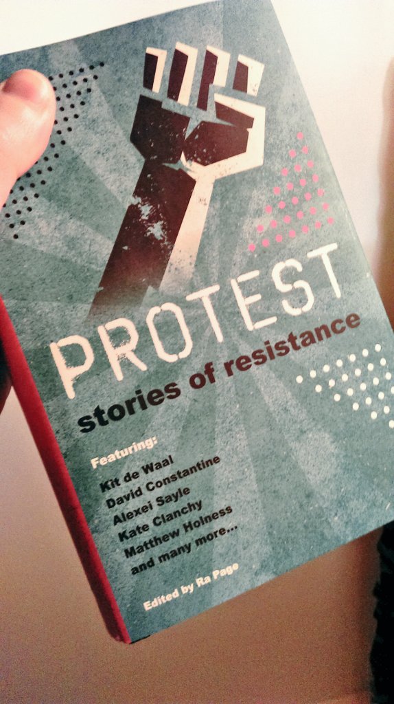 DeanKellyArts's tweet photo. .@KitdeWaal's piece 'Exterior Paint' reminded me of why I fell in love with the short story reading #SeanOFaolain... #Protest, what a great concept, fighting fake news with fact based fiction! Well done @commapress &amp; all involved ✊ https://t.co/HmCfnMUwOq