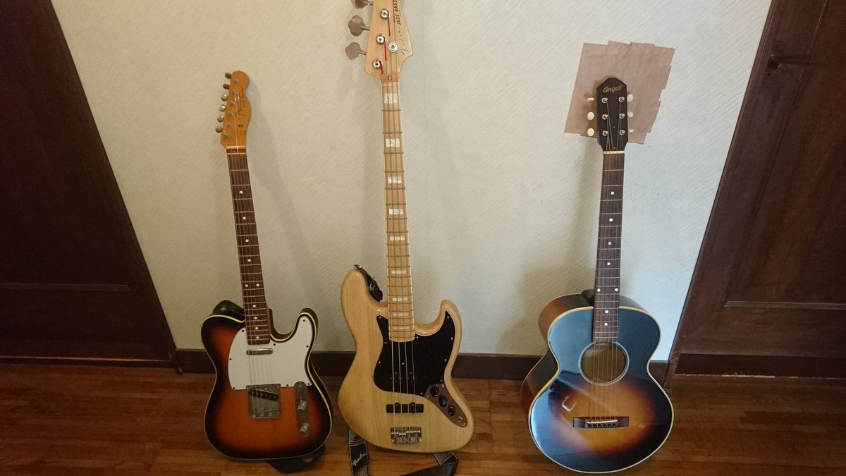 keyakimusic's tweet photo. 三兄弟の弦交換したぞー!
カッコよすぎる…(*・з・*)
#ギター
#ベース
#Fender
#テレキャス
#angel7 https://t.co/UwHc2PKXaN