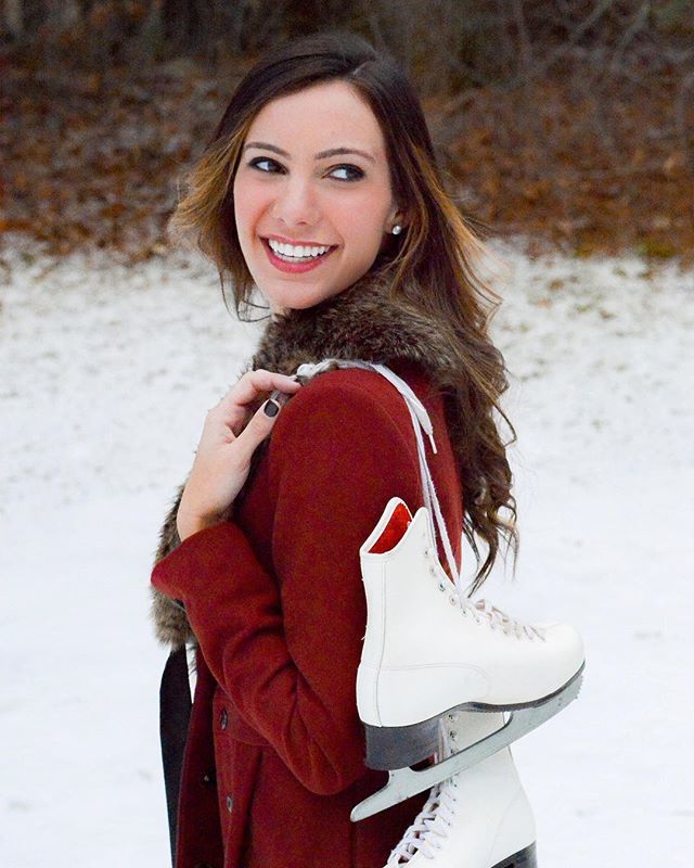 chasingdaisiesa's tweet photo. Looking better here than when I wobbled across the ice...after four years of college in Miami I am absolutely loving everything about winter!
.
.
.
#iceskating #iceskatingfail #wintersports #winterskating #newenglandlife #newenglandwinter #wheretofindme … https://t.co/QA0JorjOB9 https://t.co/bYB95hzfK7