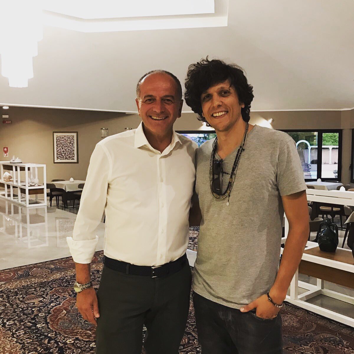 GiuseLovascio's tweet photo. Grande @MetaErmal  #Santemo2018 https://t.co/Kr0P4eMnaG