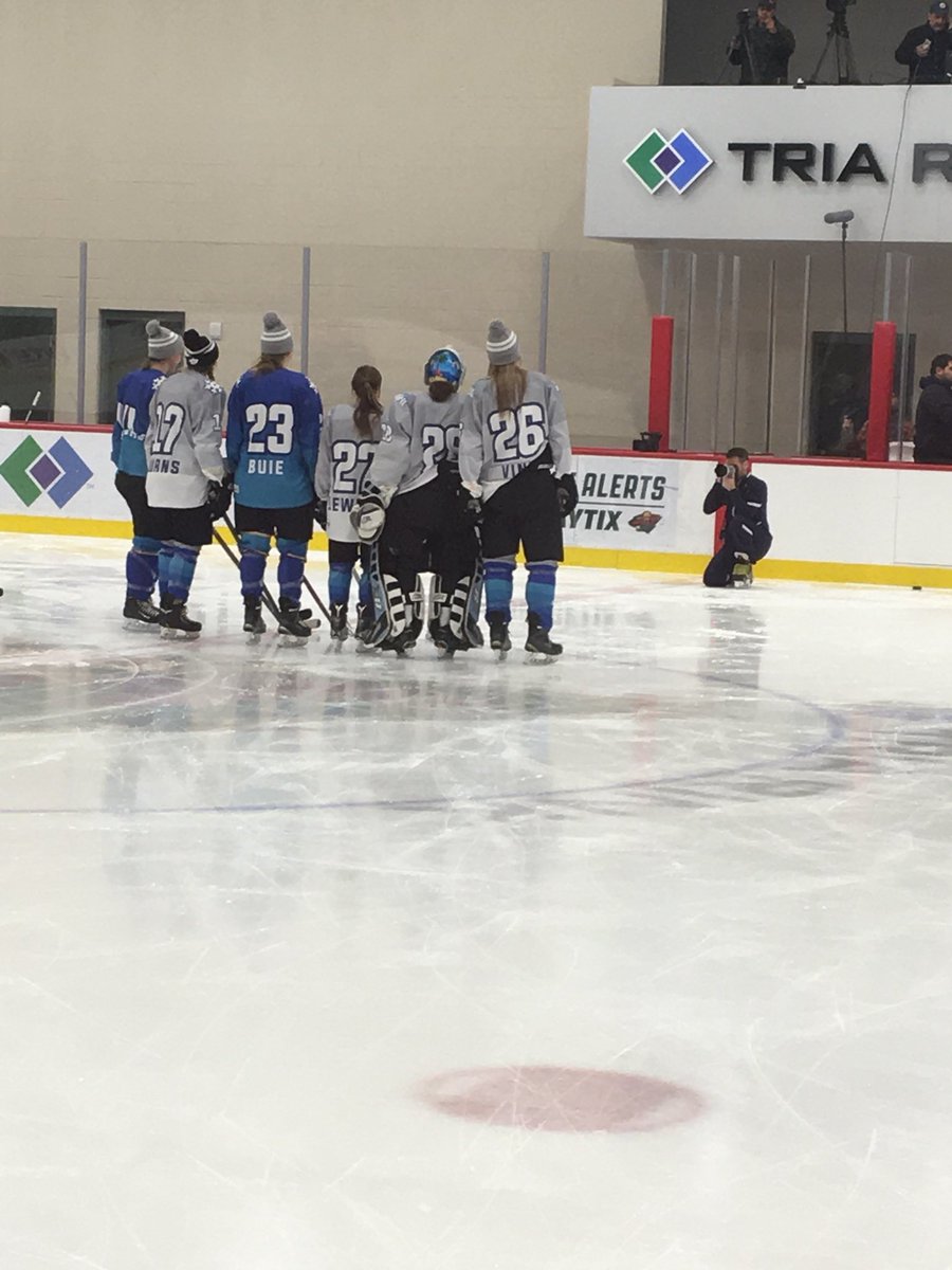 s_edney93's tweet photo. Thank you @AirCanada for truly tainting my #NWHLASG experience and leaving my bags in Toronto. @BuffaloBeauts teammates looking fresh 💙 https://t.co/hf6ZD55wHm