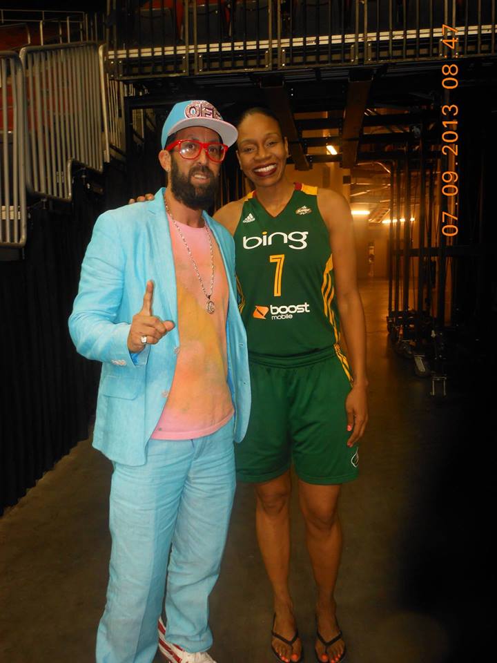   Me and the great Tina Thompson during her last year in the WNBA, Happy Birthday!!!!! 