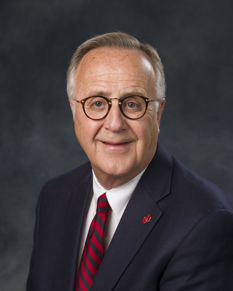 USD President Abbott hospitalized. He is expected to make a full recovery. Learn more: usd.edu/news/2018/usd-…