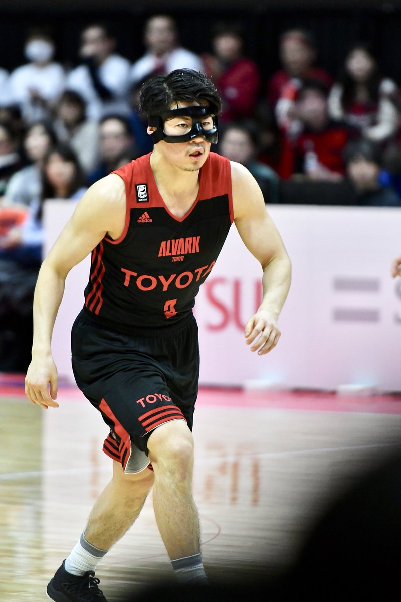 Naoto 写真用 Twitter પર 頬骨骨折 鼻骨骨折が完治していない中で フェイスガードをつけて強行出場の安藤誓哉 アルバルク東京 安藤誓哉 Naoto 写真用 Twitter પર 頬骨骨折 鼻骨骨折が完治していない中で フェイスガードをつけて強行出場の安藤誓哉 アルバルク東京 安藤誓哉