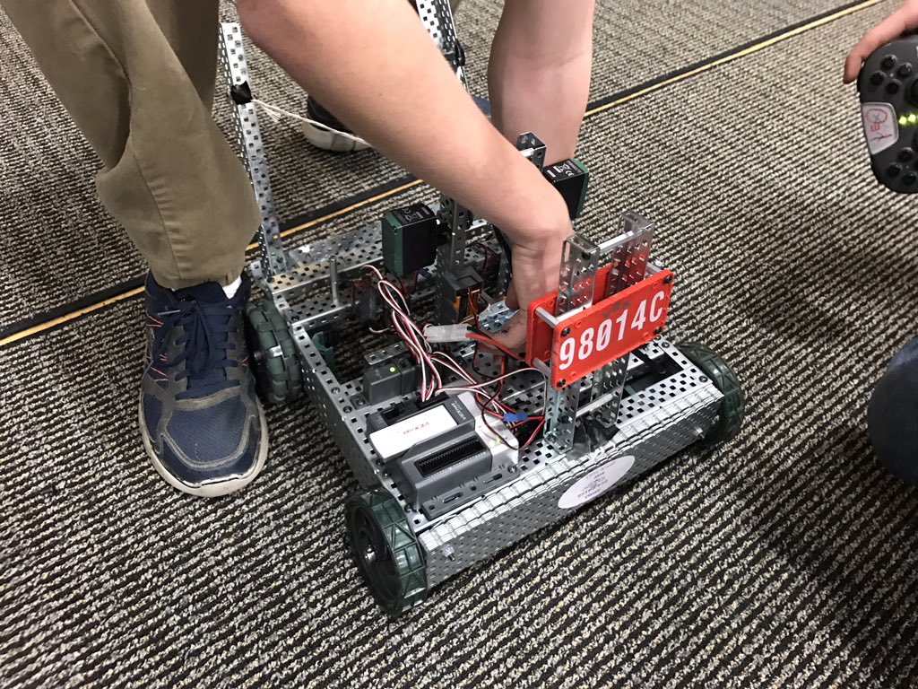 AllieBBogart's tweet photo. My kids constantly amaze me!! Finished 17th! Every member of my team is new this year, only 5 months experience, and the growth is awesome! Watch out next year!! #teambcsd @VEXRobotics https://t.co/hcJOo6LxJf