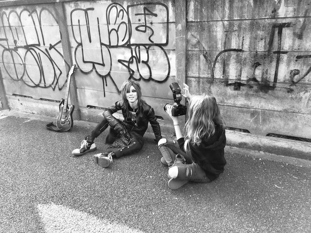 KasstrickShown's tweet photo. Shimokitazawa shooting.

さていよいよ今夜復活です。 https://t.co/PXJv2XMhOI