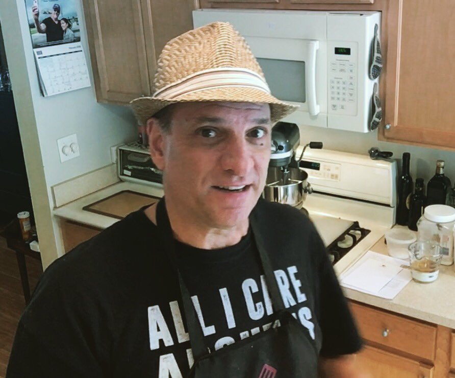 Well hello there. My GLUTEN FREE Cinnamon Rolls with Cream Cheese Glaze recipe video has dropped! Watch the recipe below. Share and subscribe!
youtu.be/9BTJfKDuQio
#chef #cook #recipes #eat #food  
#homerecipes #glutenfree #paleo #cinnamonrollsrecipe #glutenfreebaking