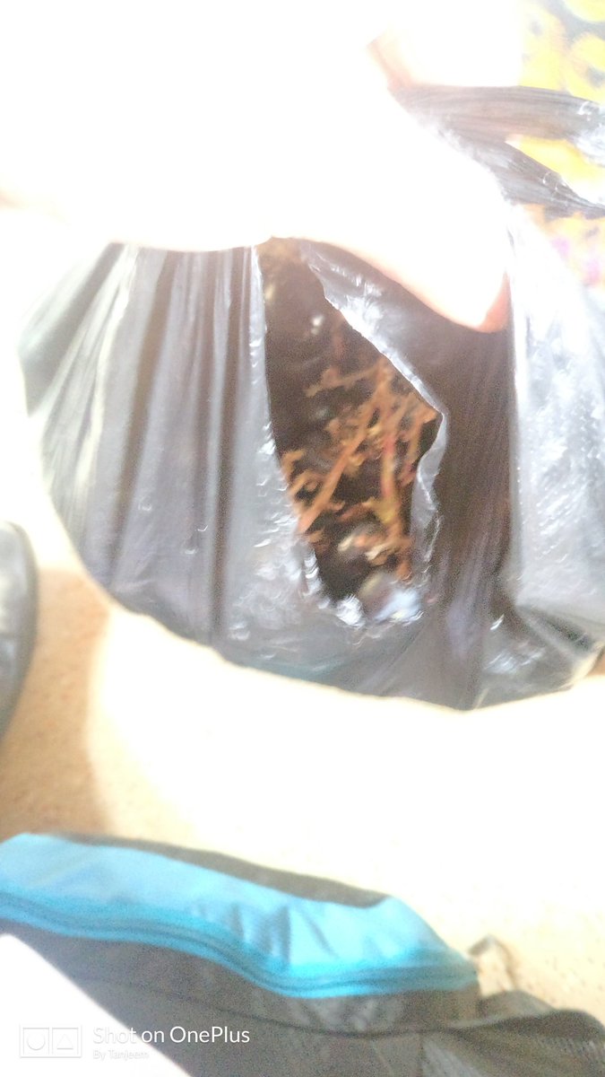 tanjeem1992's tweet photo. @RailwaySeva @IR_ENHM @drm_apdj @drmsdah Live inside from the Padatik Express https://t.co/iZ2r4WoQMa