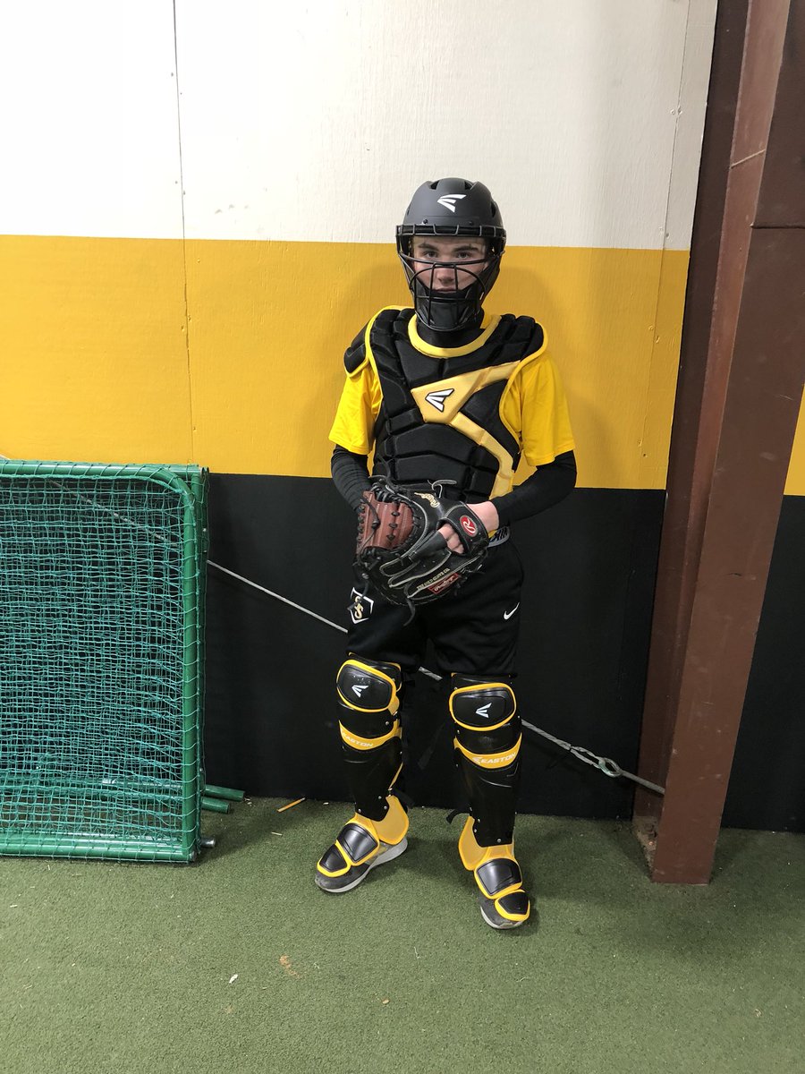 New catchers gear for the Varsity &amp; JV this year!!  

#SanditeStrong