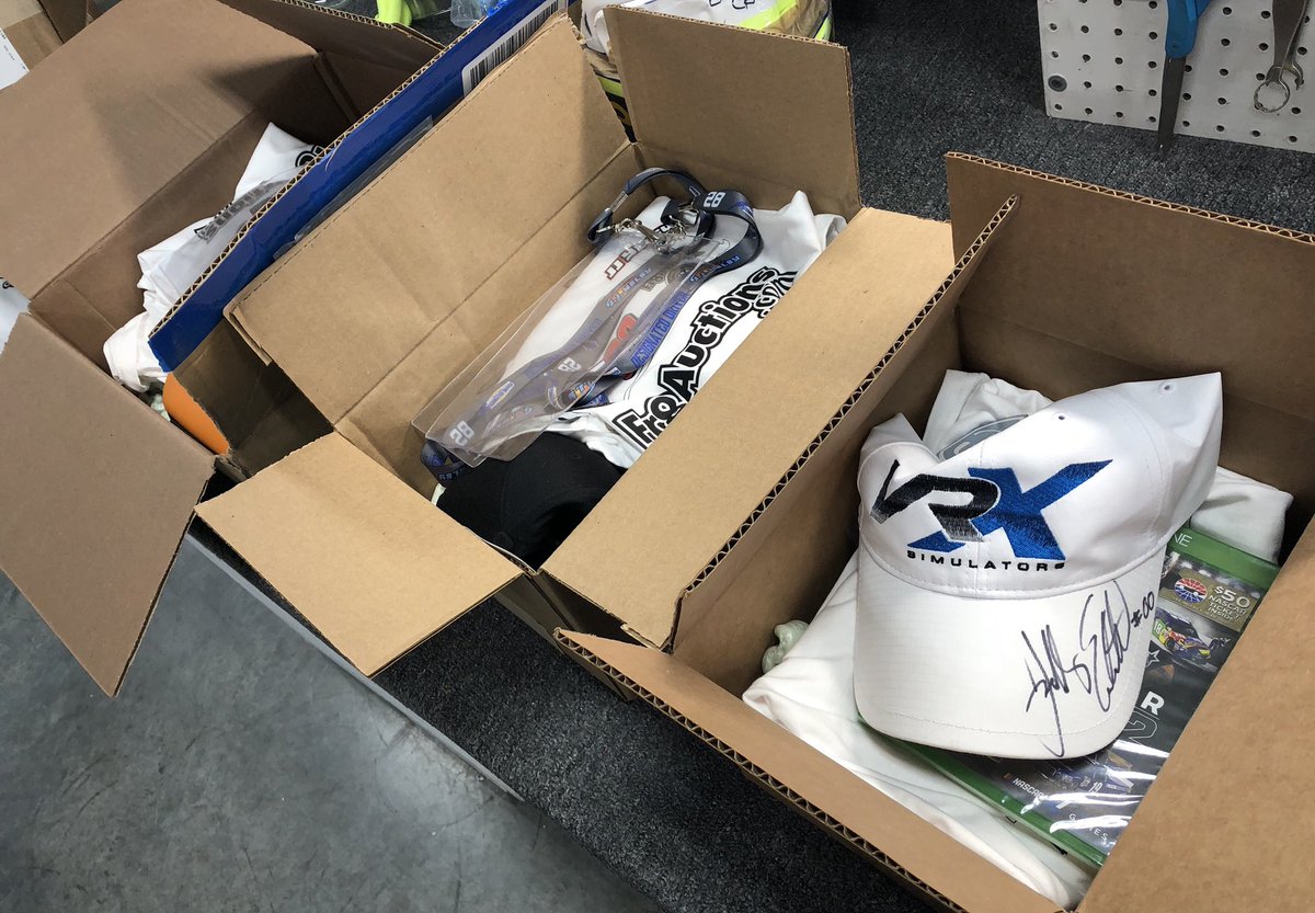 OffAxisPaint's tweet photo. This weeks Giveaway winners are about to be picked. 3 boxes packed and ready to ship! Good luck and thanks for voting #TeamOffAxis 👊 https://t.co/OG4gGTztTM