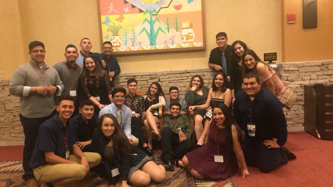 OnateStuco's tweet photo. Oñate Student Council throwin it back to the 90’s! &amp; all dressed up for the NMASC Banquet/Dance @ the State Conference Day 2! 🏰⚔️💙 https://t.co/82Bl1tTpT0