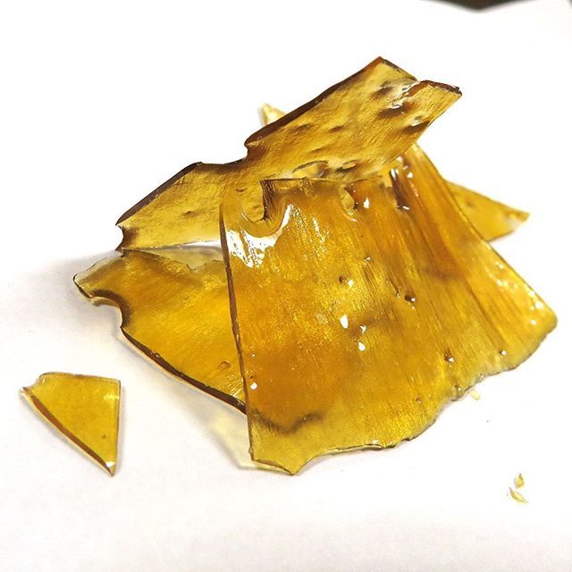 EndoExtractions's tweet photo. OG Kush Shatter art. 💯 % bud run!!!! Always!!!
.
.
#dabs #shatter #weed #liveresin #budder #endo #marijuana #bud #high #stoned #quotes #420 #kush #cannabis #ganja #stoner #weedporn #dank #weedhead #pot #smoke #thc #chill #endoextractions https://t.co/F3fwdy8uk4 https://t.co/vQdft1Z2u9