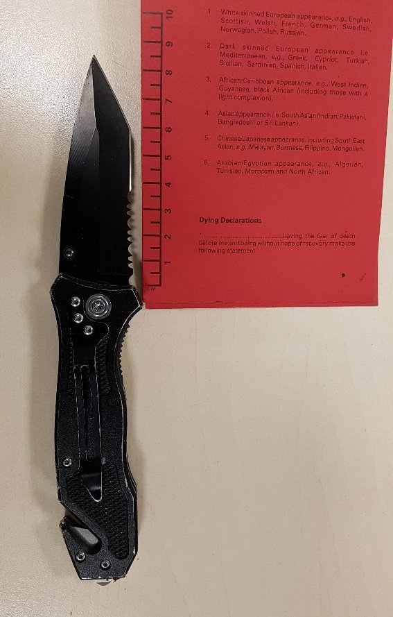 LambethMPS's tweet photo. Another knife recovered after a stop &amp; search.
The young man ran from officers &amp; tried to throw this away.
But he was caught &amp; didn't manage to throw it very far.
#ResponseB https://t.co/cvCKlooYpt