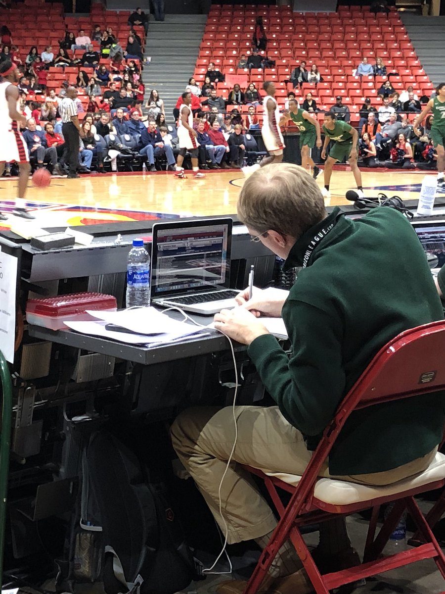 dancline6's tweet photo. @CSU_Basketball When you’re trying to prepare for finals but realize you’re 40. @rjohns52 @OldNewsIsOld @TBorge2 https://t.co/xxWuAiuZiC