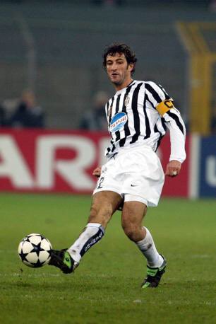 Happy birthday to Juventus legend Ciro Ferrara, who turns 51 today.

Games: 358
Goals: 20 : 16 