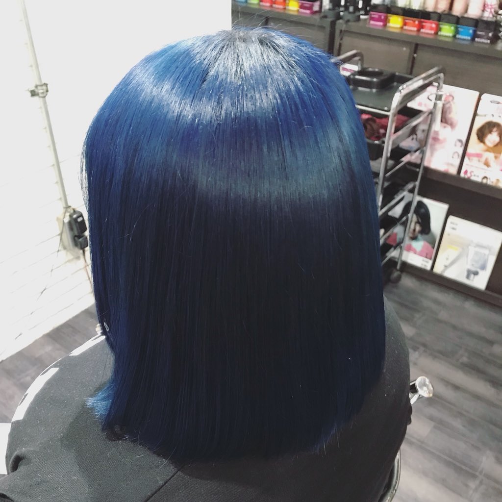 mimic_14's tweet photo. ヘアカラー:ネイビー✨

#派手髪 #原色カラー  #トリックカラー #トリックスタイル #トリックヘアー #マニックパニック #マニパニ #haircolor #hairstyles  #COLORTRICK #manicpanic #trickstyle #trickhair #美容室 #ミミック広島 #mimic #hairstudiomimic #広島 https://t.co/g3GZuMC2R0
