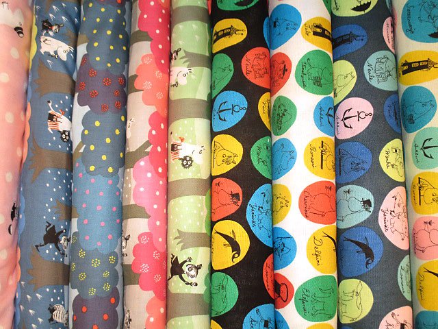 ユザワヤ 公式 Twitter પર 島塚絵里さんとムーミンの北欧コラボファブリックの新柄です 大人から子供まで幅広くお使い頂けるデザインで 色違いで揃えたくなります ダブルガーゼの生地は ベビーグッズを作るのにオススメです 取扱は神戸店まで ユザワヤ