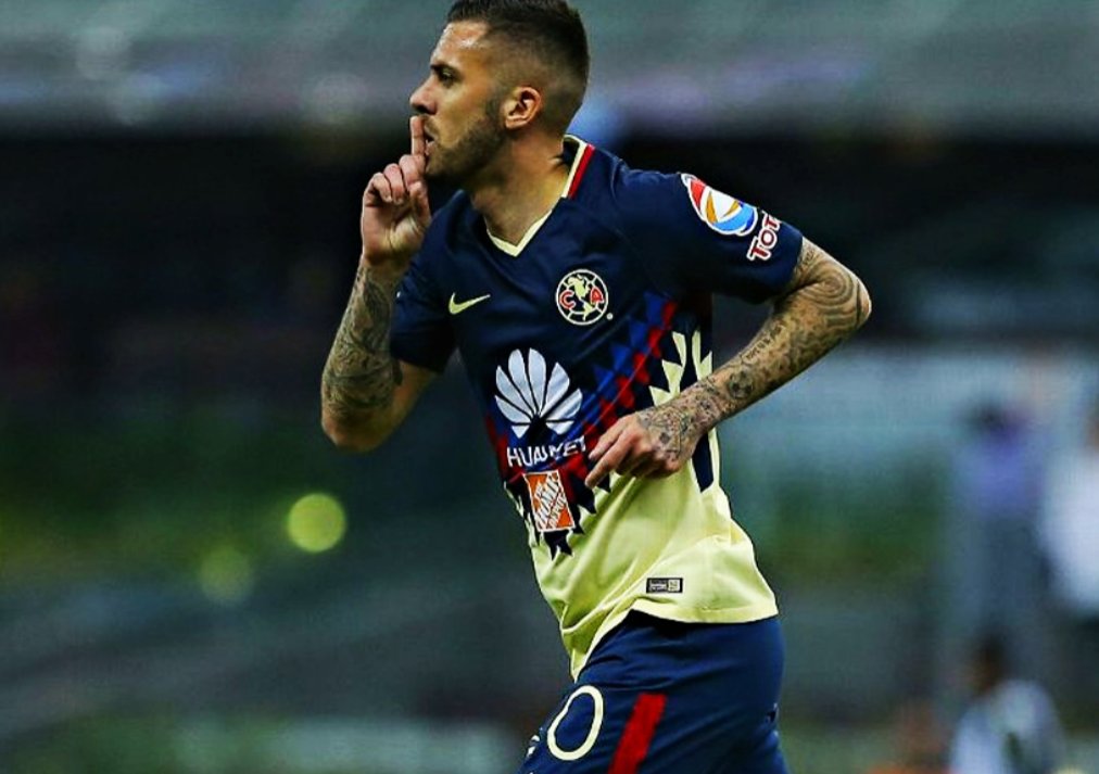 17TITULOSDELIGA's tweet photo. Me duele ver qué @jeremy_menez187 en 2 jugadas deja pleno a Peralta y no terminaron en gol @ClubAmerica urge un matón en el área https://t.co/MVN9VqRQMg