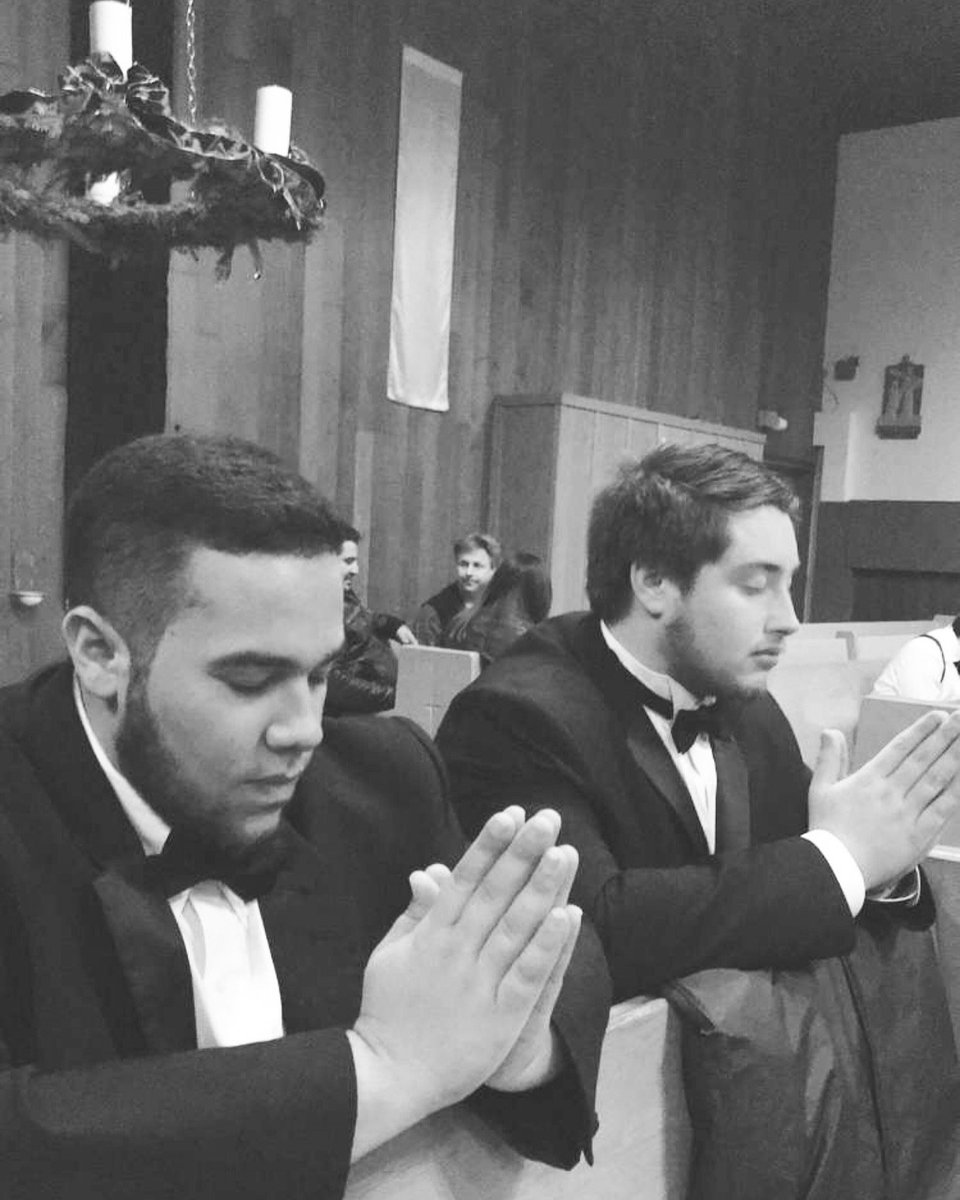 PhiMuAlpha_WP's tweet image. Brothers who pray together, stay together.