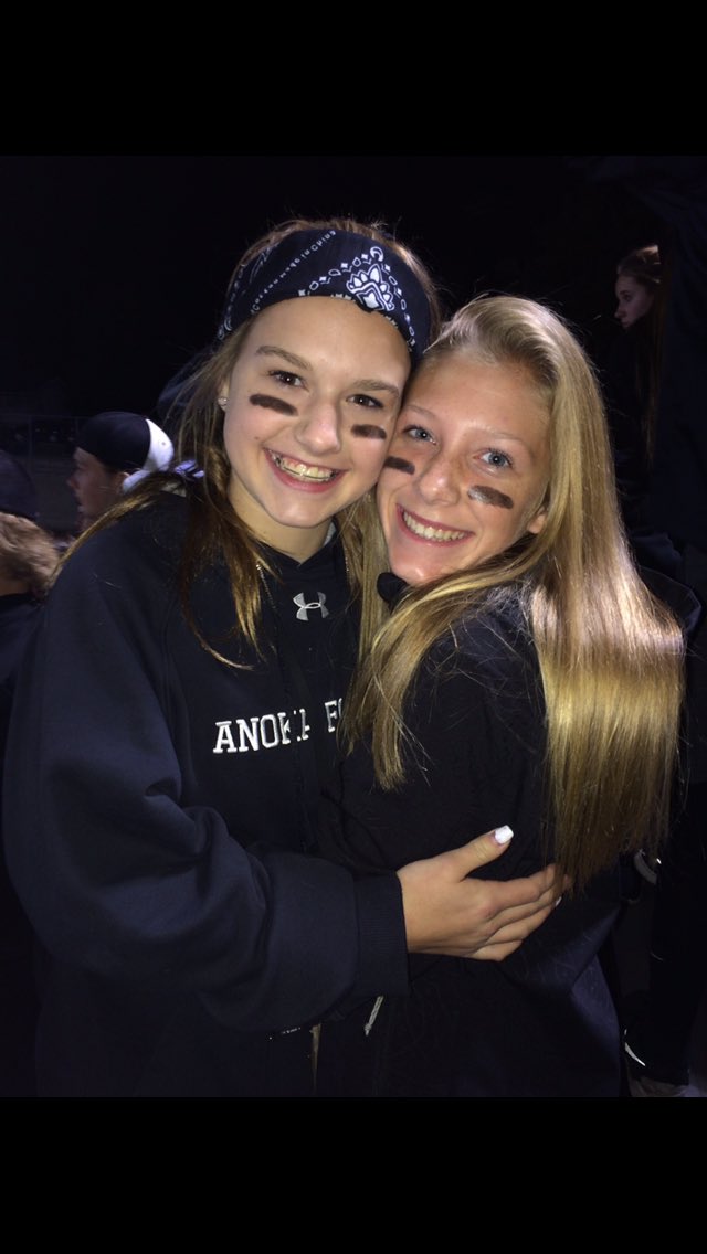 allibecker16's tweet photo. Happy birthday @sydneywags16 💗 hope it has been the best because you deserve it 😘❤️ love you https://t.co/s9j3xz0MQ2