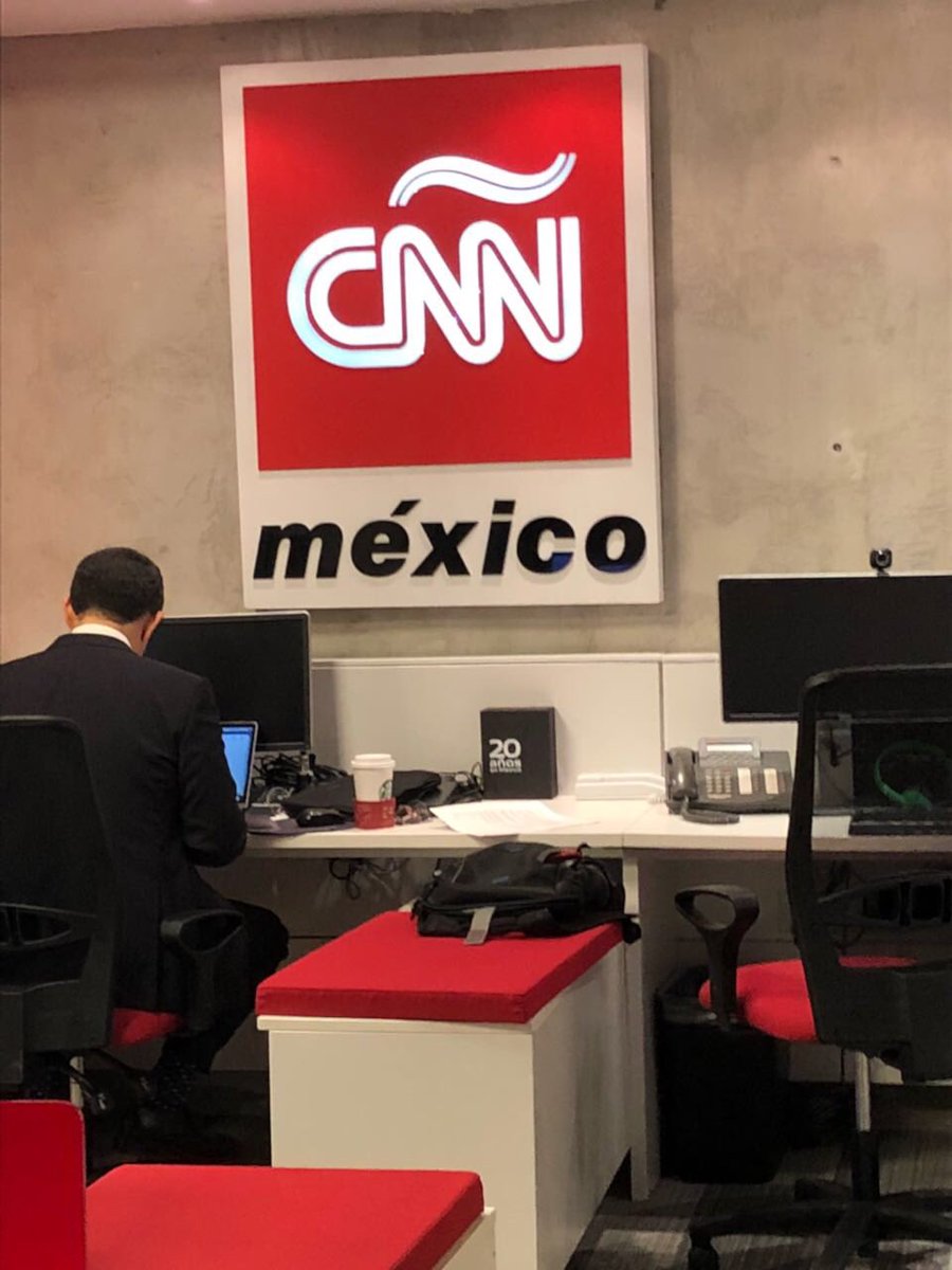 LauraTcomunica's tweet photo. Mañana por CNN México junto a @divoskus @GutierrezCarlos y @Braulioglez analizando en México Opina la compol en la región ! Moderará el querido @MarioCNN . Domingo 20hrs méxico https://t.co/9f3orZqe4d