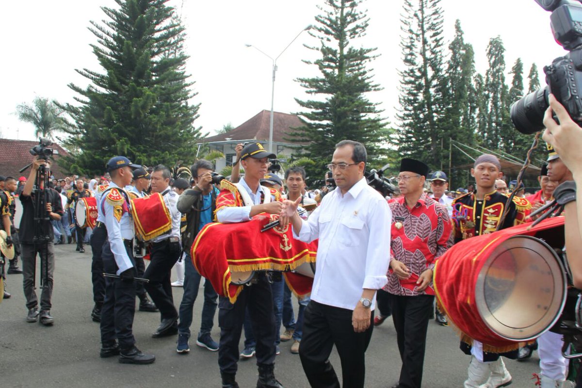 STIP_Jakarta's tweet photo. Melangkah maju mengenggam dunia #genggamdunia 
@BPSDMP151 
@kemenhub151 https://t.co/dfjMTGWKQC