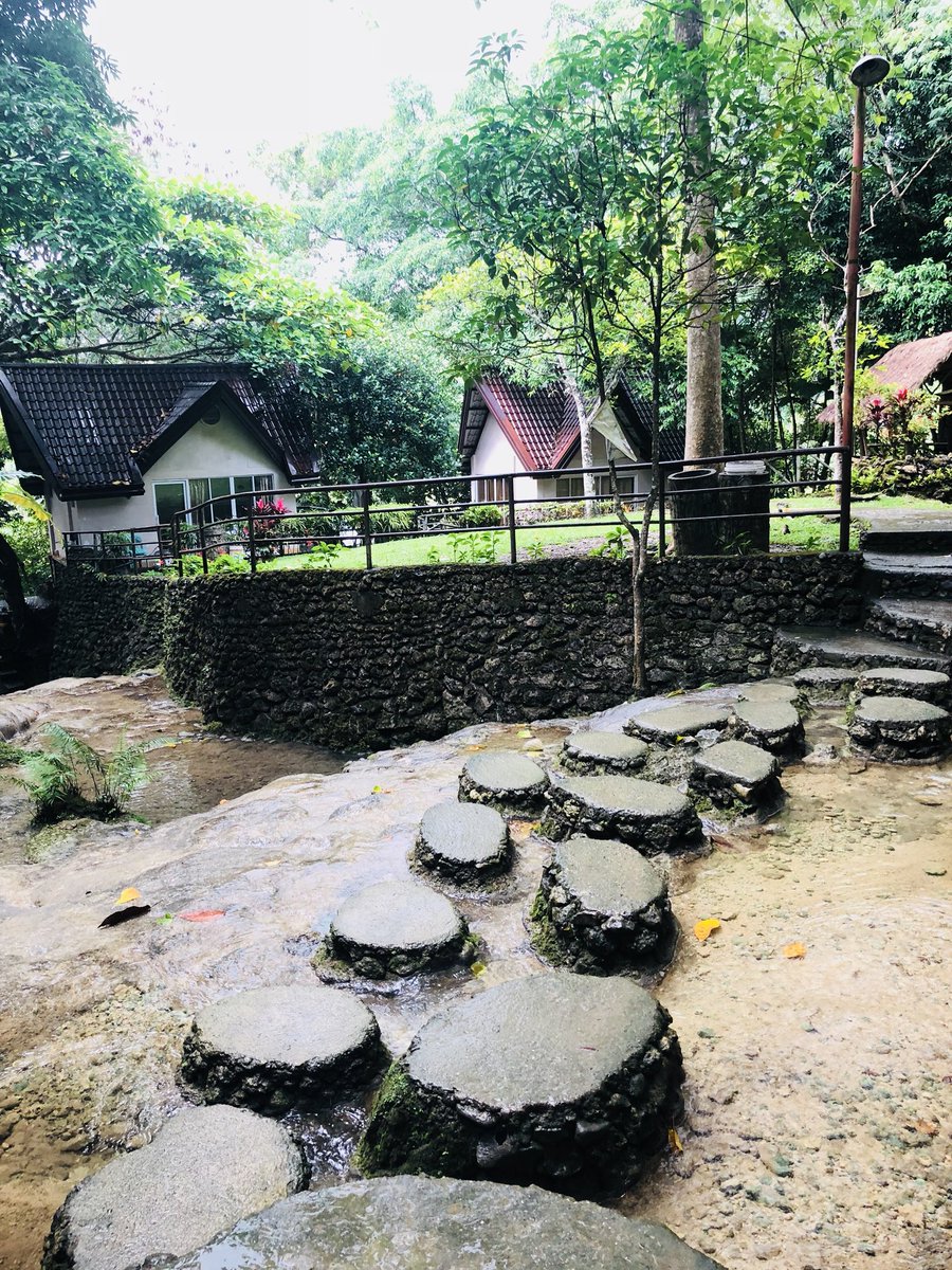 reinapaolaa's tweet image. Reminiscing ☹️ #nature #magasofalls #kabankalanpride #mountain #Natural