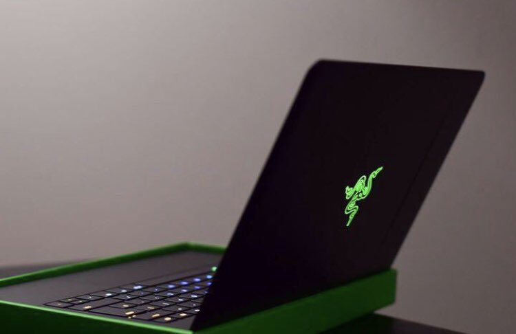 SoaRNite's tweet image. Razer blade Gaming Laptop giveaway!

To Enter:
• Follow ME &amp;amp;
• Turn Notifications ON! 
• Retweet &amp;amp; Like!
• Tag 3 Friends